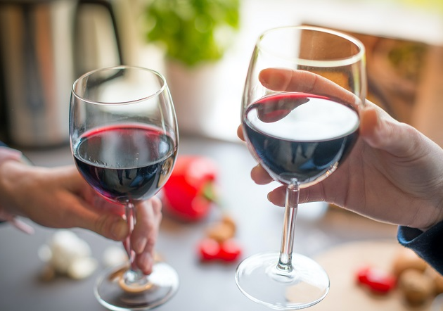 Como harmonizar vinho com carne, queijo e chocolate Pexels