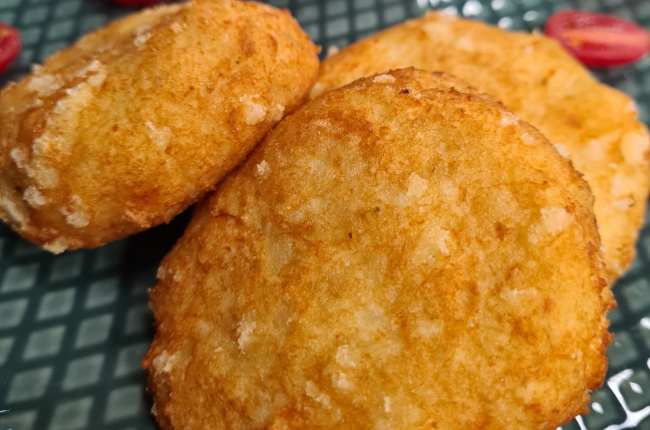 Bolinho de purê com queijo e ketchup caseiro | Band Receitas