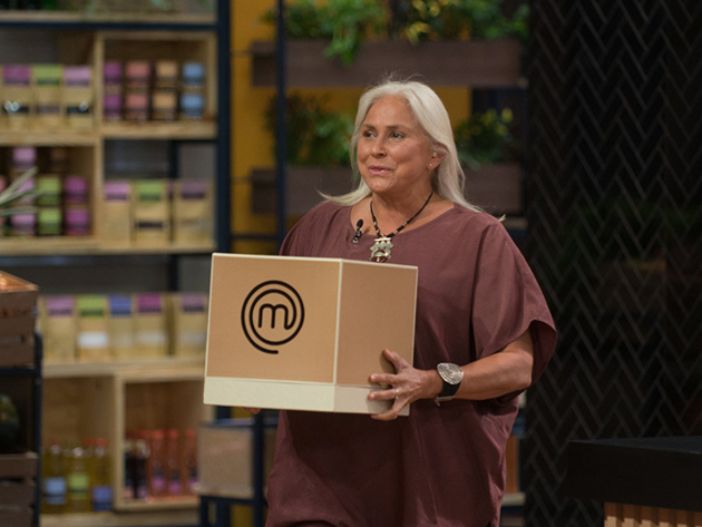 Cozinheiros encaram leilão e são julgados pela cantora Fafá de Belém no MasterChef Brasil