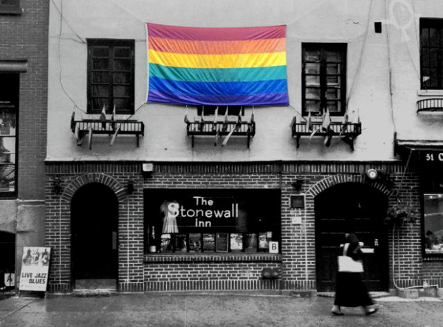 Fachada do bar Stonewall Inn., em Greenwich, em Nova York