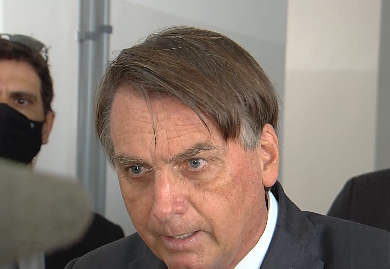 Vídeo: Jair Bolsonaro comenta marca de 500 mil mortes por Covid-19 e ofende repórter em Guaratinguetá
