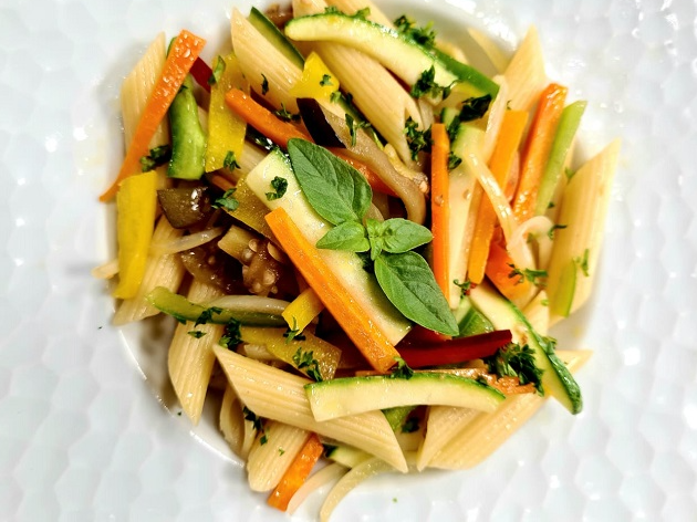 Macarrão com legumes | Band Receitas