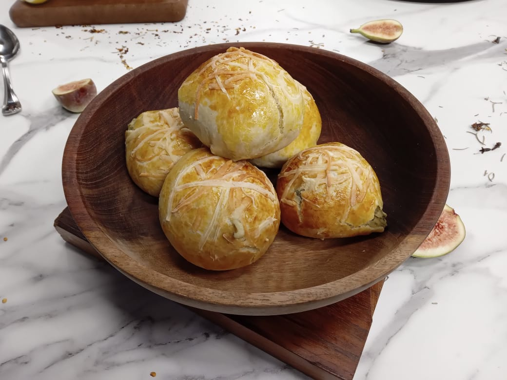 Pão de minuto recheado de requeijão | Band Receitas