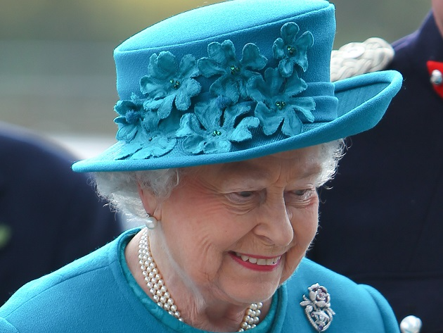 Rainha Elizabeth vai mudar protocolo do funeral para não constranger Príncipe Harry