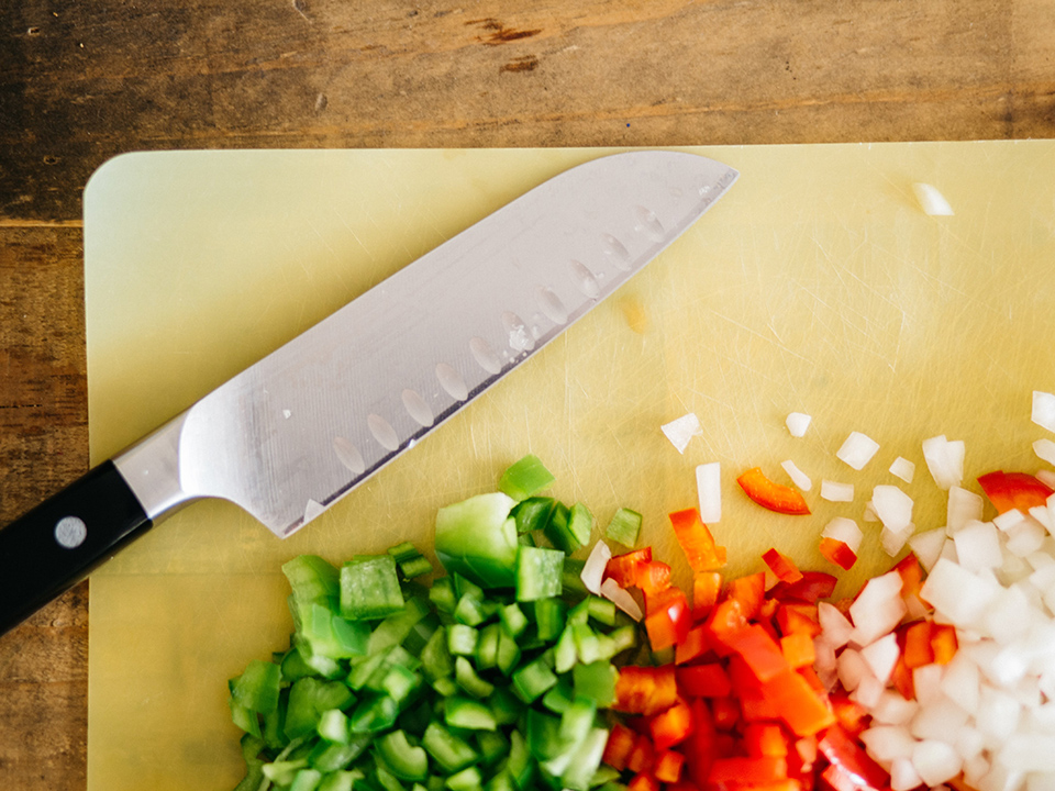 Como se faz o corte brunoise? Conheça esse e outros tipos clássicos da gastronomia