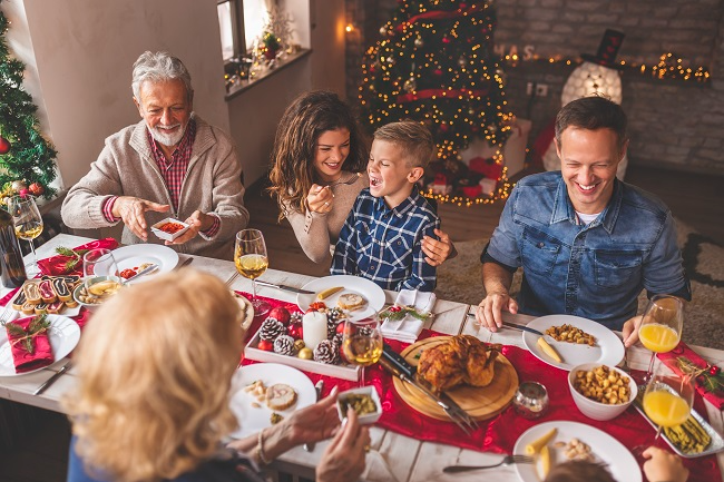 Por que a ceia de Natal tem que ser meia-noite? Motivo é religioso Envato Elements