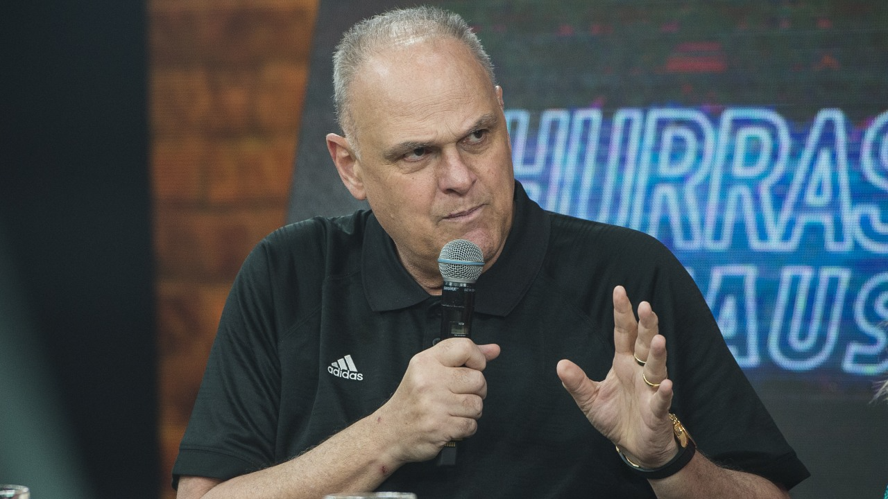 Oscar Schmidt relembra diagnóstico de câncer: "Desmaiei"