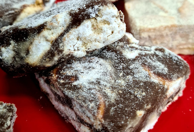 Palha italiana de brigadeiro 70% cacau | Band Receitas