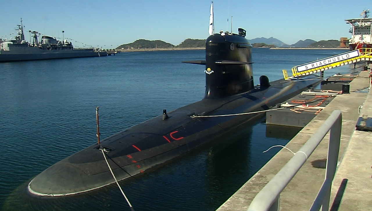 Marinha recebe primeiro submarino de programa para reconstrução da frota