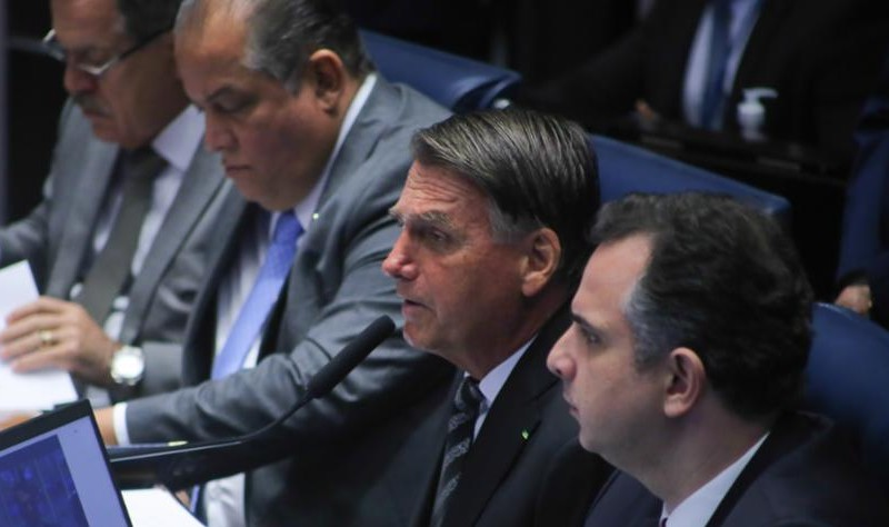Congresso promulga emenda à Constituição que permite benefícios sociais