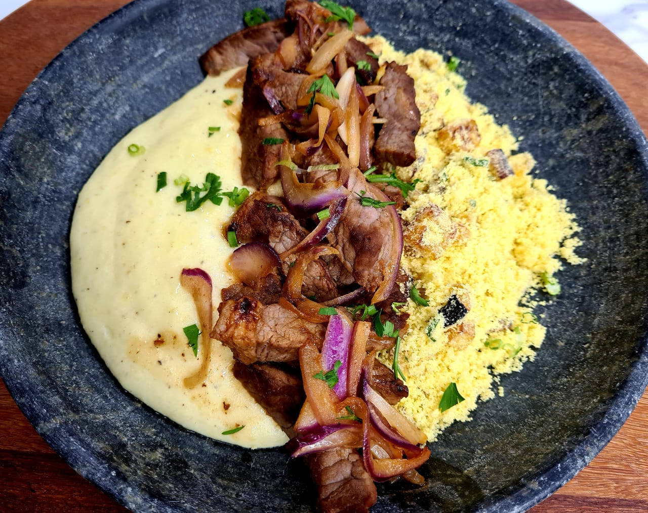 Carne de Sol com Pirão de Leite e Farofa de Banana da Terra | Band Receitas