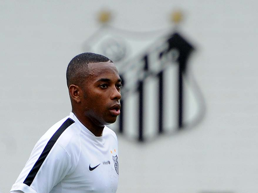 Santos cancela contrato com Robinho