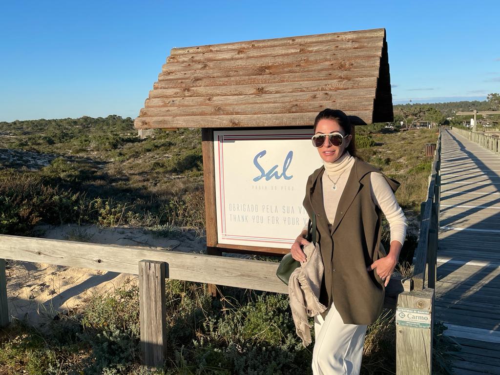 O restaurante Sal fica na praia e é uma dica do guia de viagem de Ana Paula Padrão.