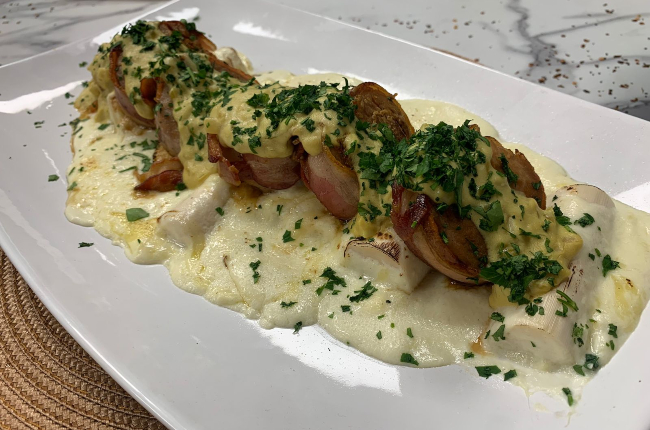 Medalhão de filé suíno ao molho de mostarda e palmito gratinado | Band Receitas