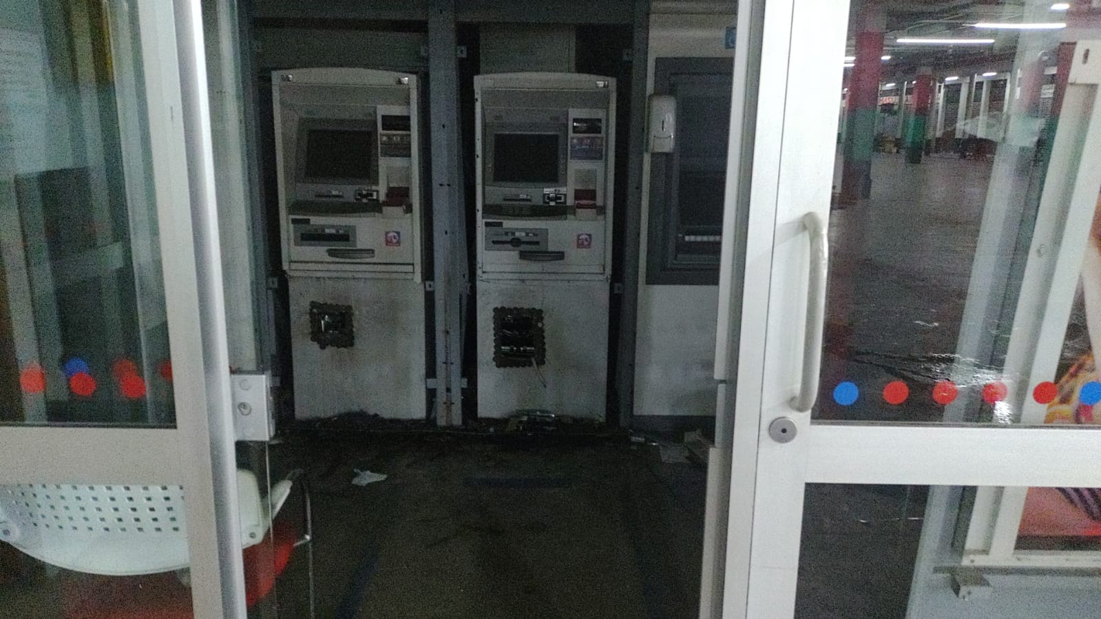 Grupo arromba caixas eletrônicos com maçarico em Campos do Jordão
