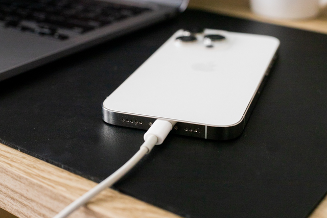 Apple se rende e utilizará a entrada universal USB-c nos próximos iPhones