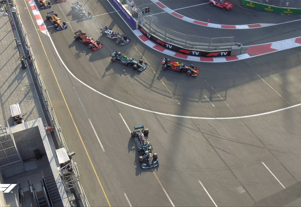 GP do Azerbaijão tem vitória de Pérez, batida de Verstappen e erro de Hamilton