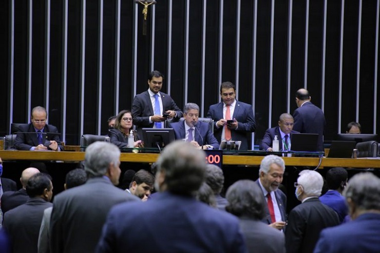 Câmara mantém estado de emergência na PEC Eleitoral