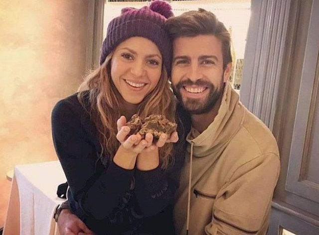 Após divórcio, Piqué joga com torcida do Barcelona gritando nome de Shakira