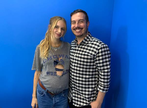 Isabella Scherer joga tarô com Mantovanni e pergunta sobre filhos; assista