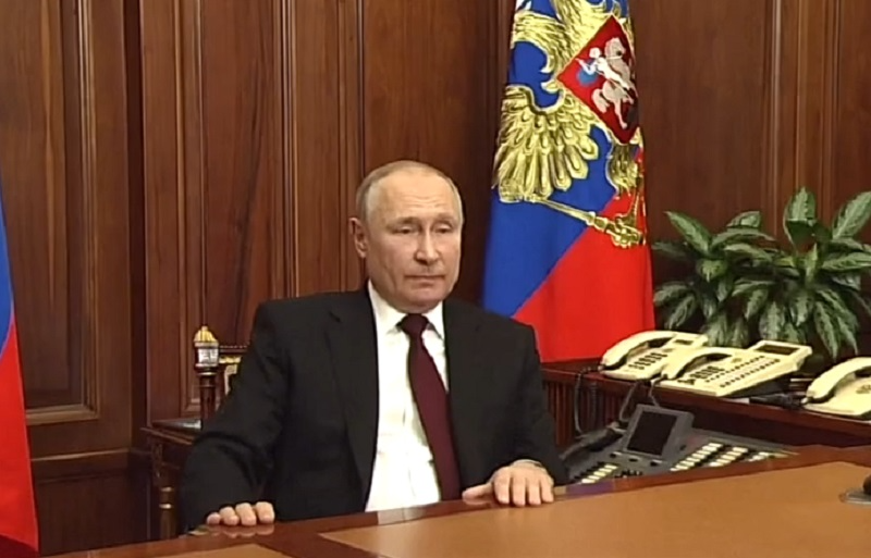 Em decreto, Putin reconhece independência de regiões separatistas na Ucrânia