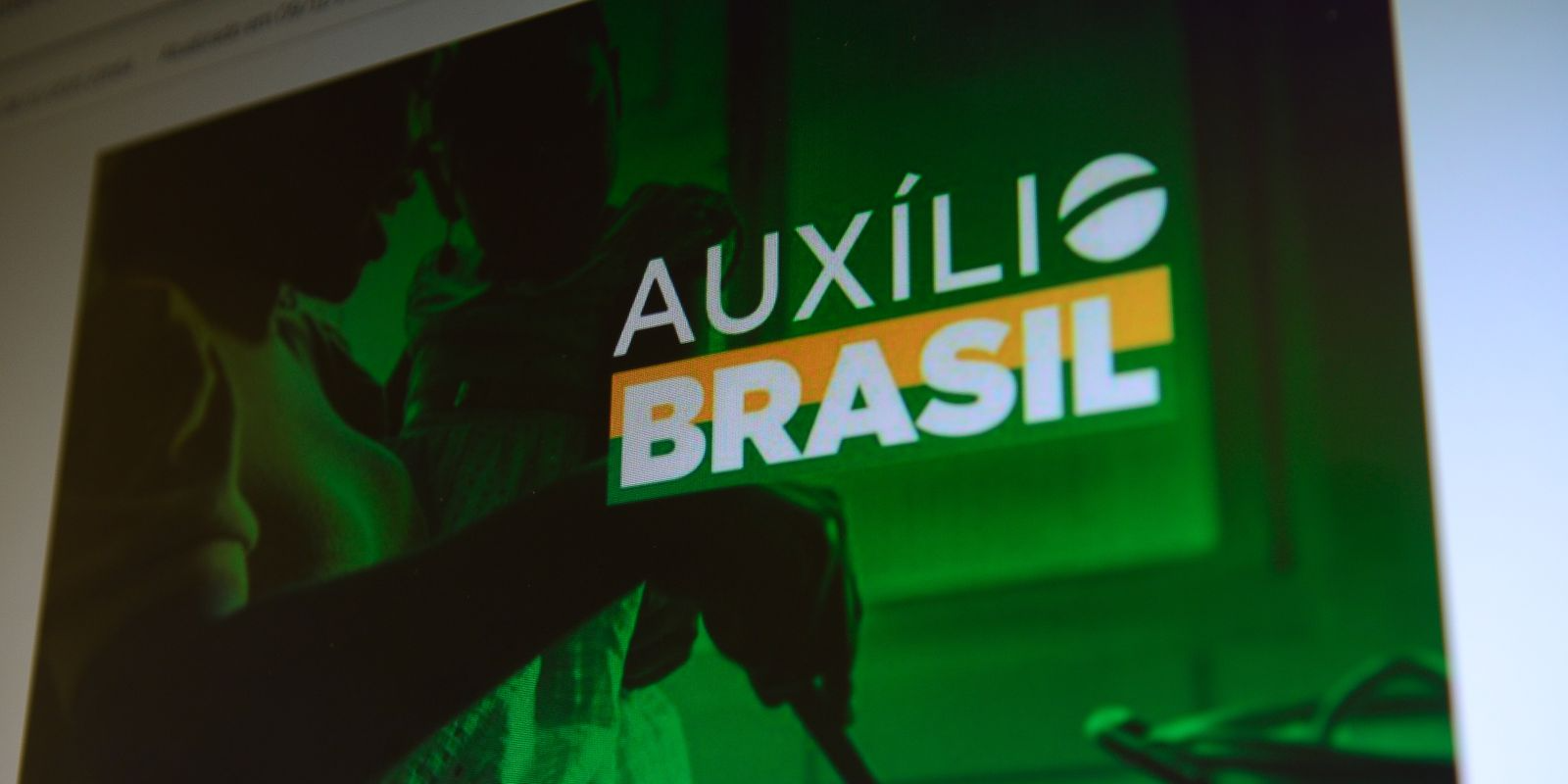 Governo Bolsonaro antecipa pagamento do Auxílio Brasil para antes do 2º turno