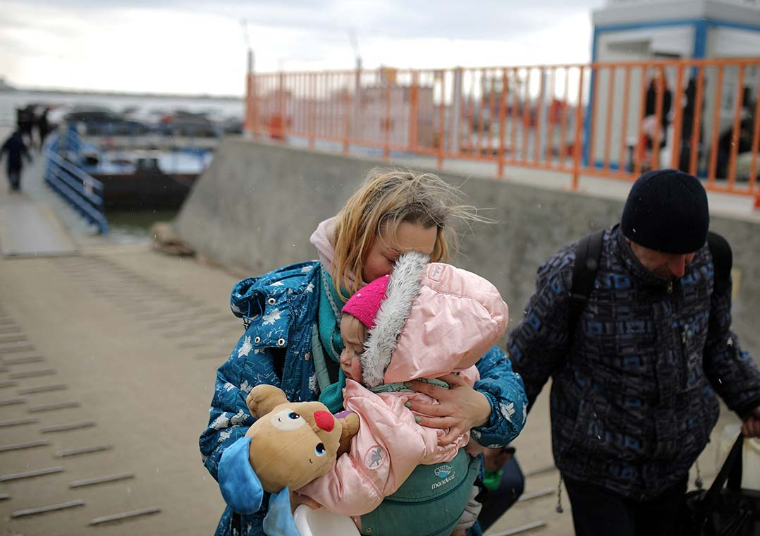 Ucrânia diz que Rússia violou cessar-fogo em parte de corredores humanitários