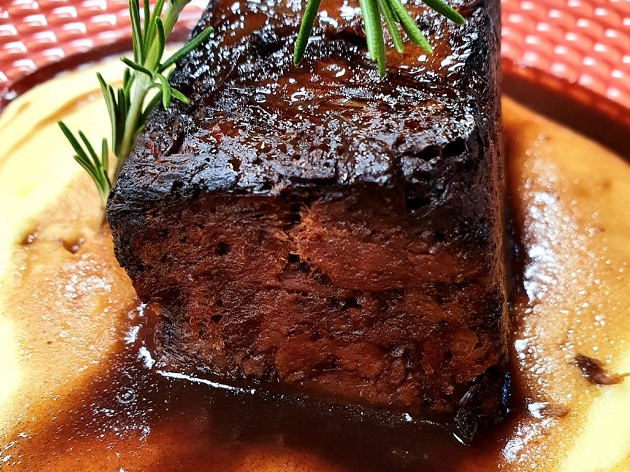 Costela de boi prensada com aligot | Band Receitas