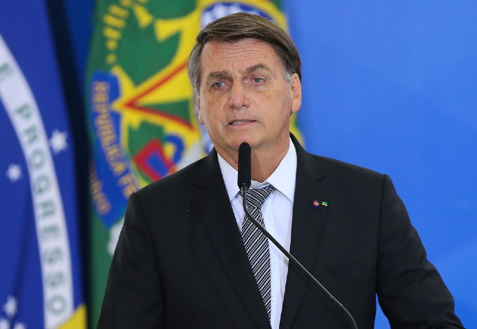 Jair Bolsonaro faz novas ameaças e volta a falar em ruptura