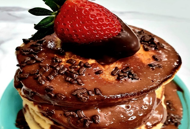 Panqueca Americana com Cobertura de Chocolate | Band Receitas