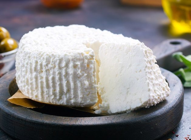 Cottage e Minas estão entre as indicações da nutricionista Fernanda Giacomo dos queijos mais saudáveis Unsplash