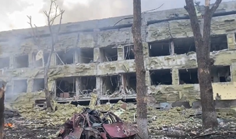 Ucrânia acusa a Rússia de bombardear maternidade após acordo de cessar-fogo