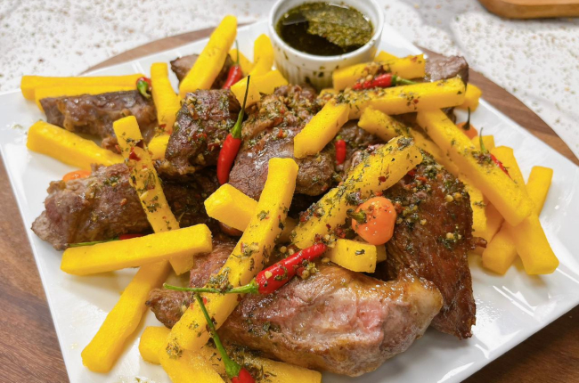 Capa de Coxão Mole com Chimichurri e Polenta Frita | Receita Swift