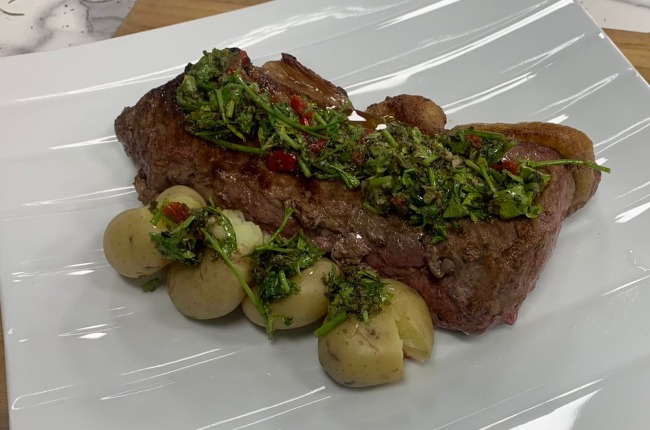 Bife de tira com chimichurri | Band Receitas