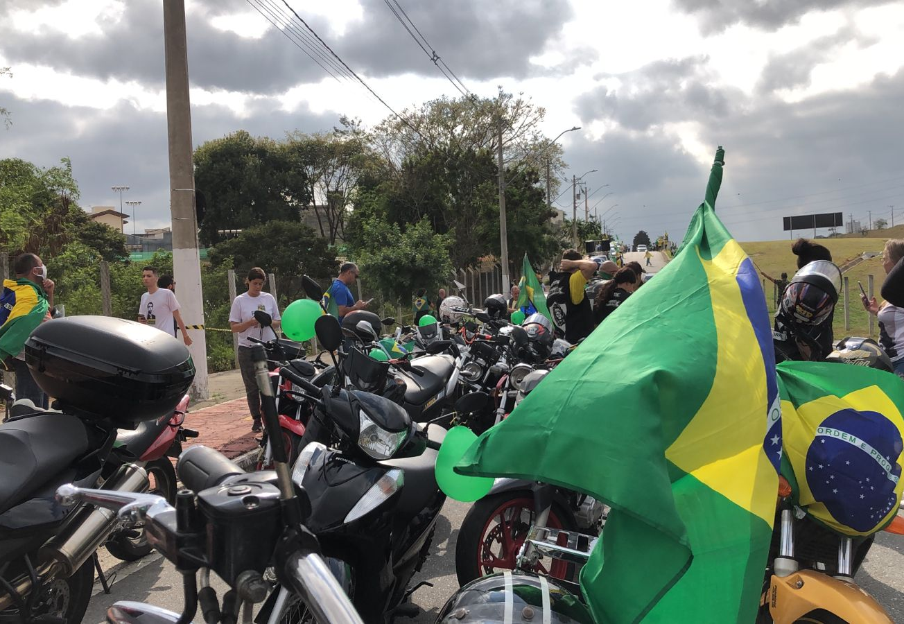 Concentração para o protesto em Taubaté