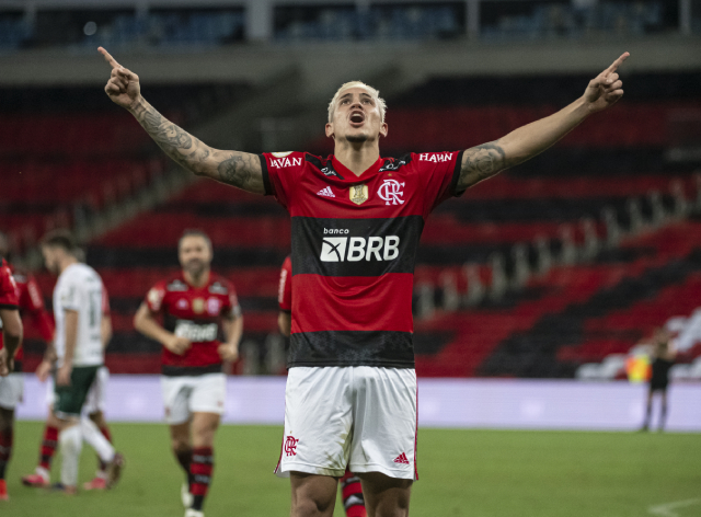 Focado em Pedro, Palmeiras oferece R$ 118 milhões e dois jogadores ao Flamengo