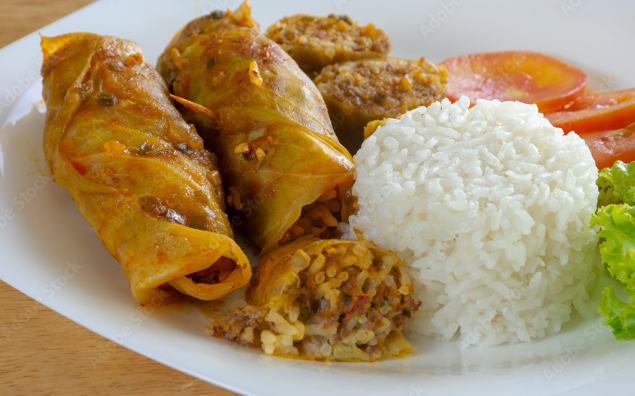 Charuto de Couve e Repolho com Lombo Suíno e Legumes | Band Receitas