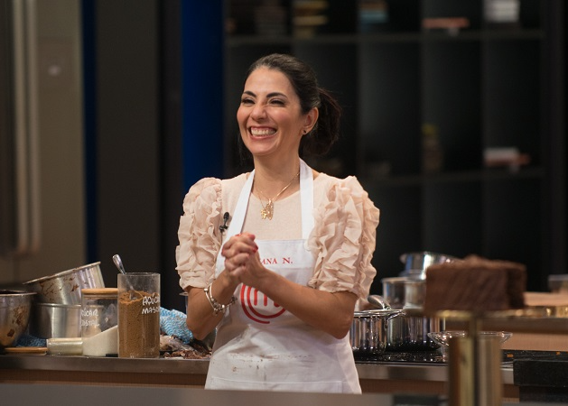Juliana N. cozinhou com confiança na estreia da temporada (Foto: Carlos Reinis/Band)