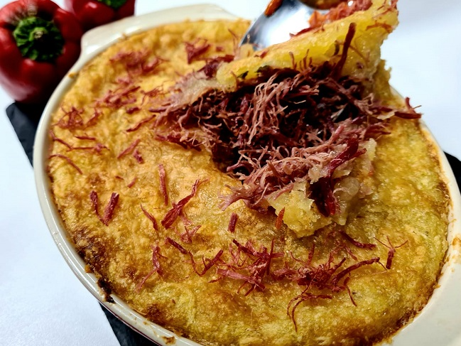 Escondidinho de Carne-Seca e Requeijão com Mandioca | Receita Swift