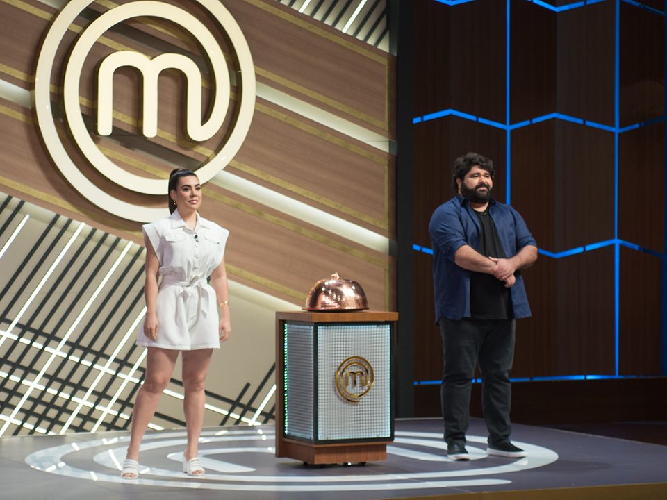 Naiara Azevedo e Fabiano Menotti invadem a cozinha do MasterChef Brasil