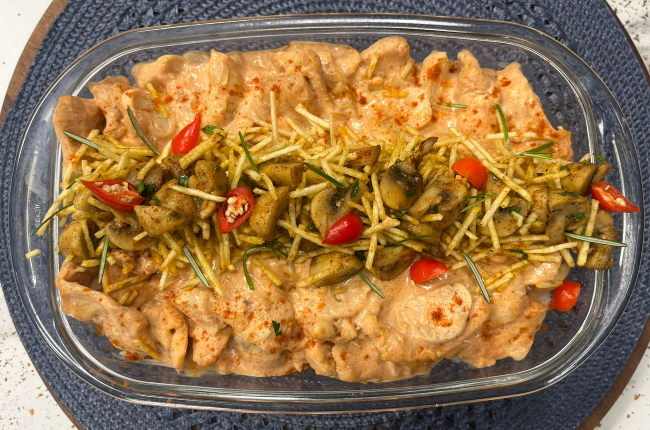 Estrogonofe de frango no forno | Band Receitas