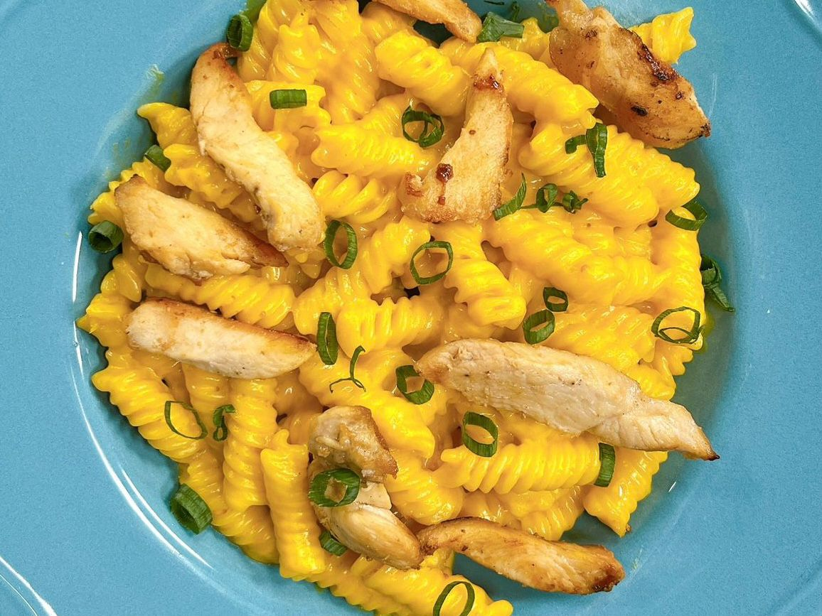 Mac and cheese com tiras de frango | Band Receitas