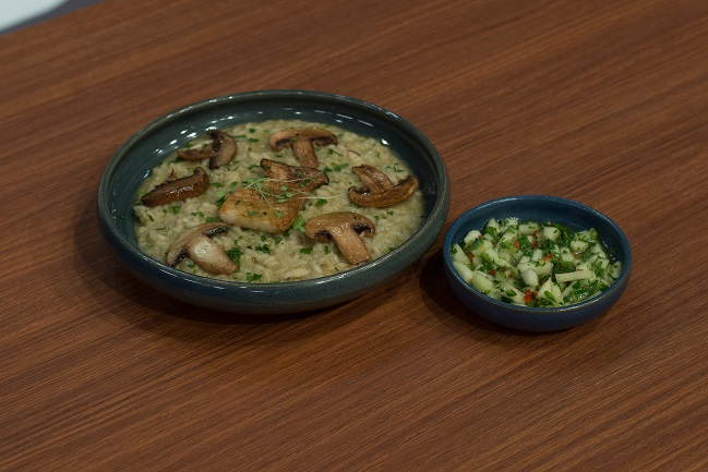 Arroz caldoso de cogumelos e vinagre de maçã verde | Band Receitas