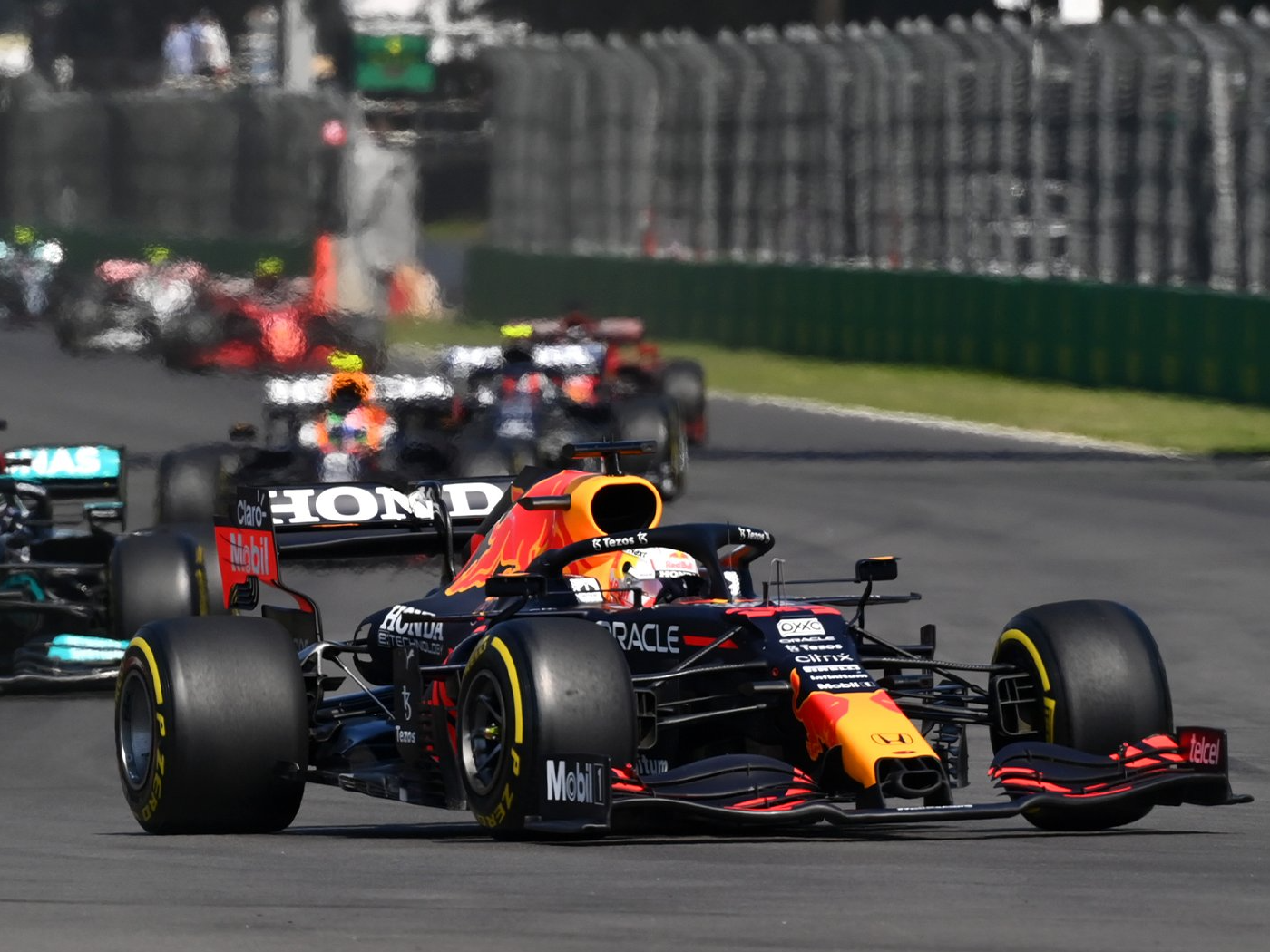 Verstappen faz largada incrível, vence GP do México e amplia vantagem na liderança