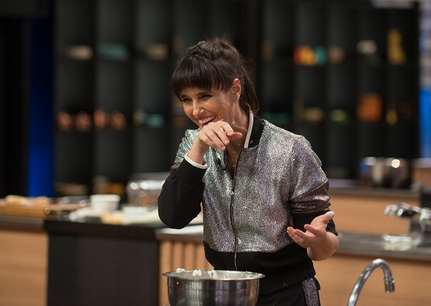 Helena Rizzo leva “banho” de chantilly no MasterChef desta terça, 31: veja spoiler